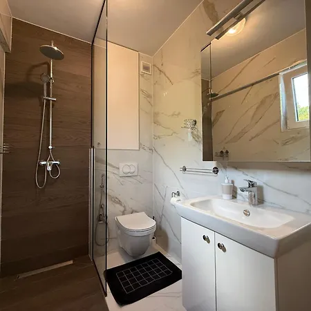 Lia001 Ilidza, * Sarajewo